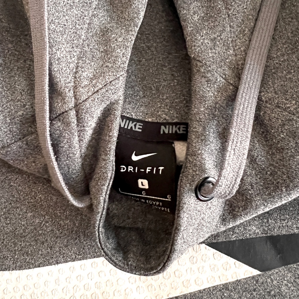 Men’s large Nike Dri Fit hoodie.